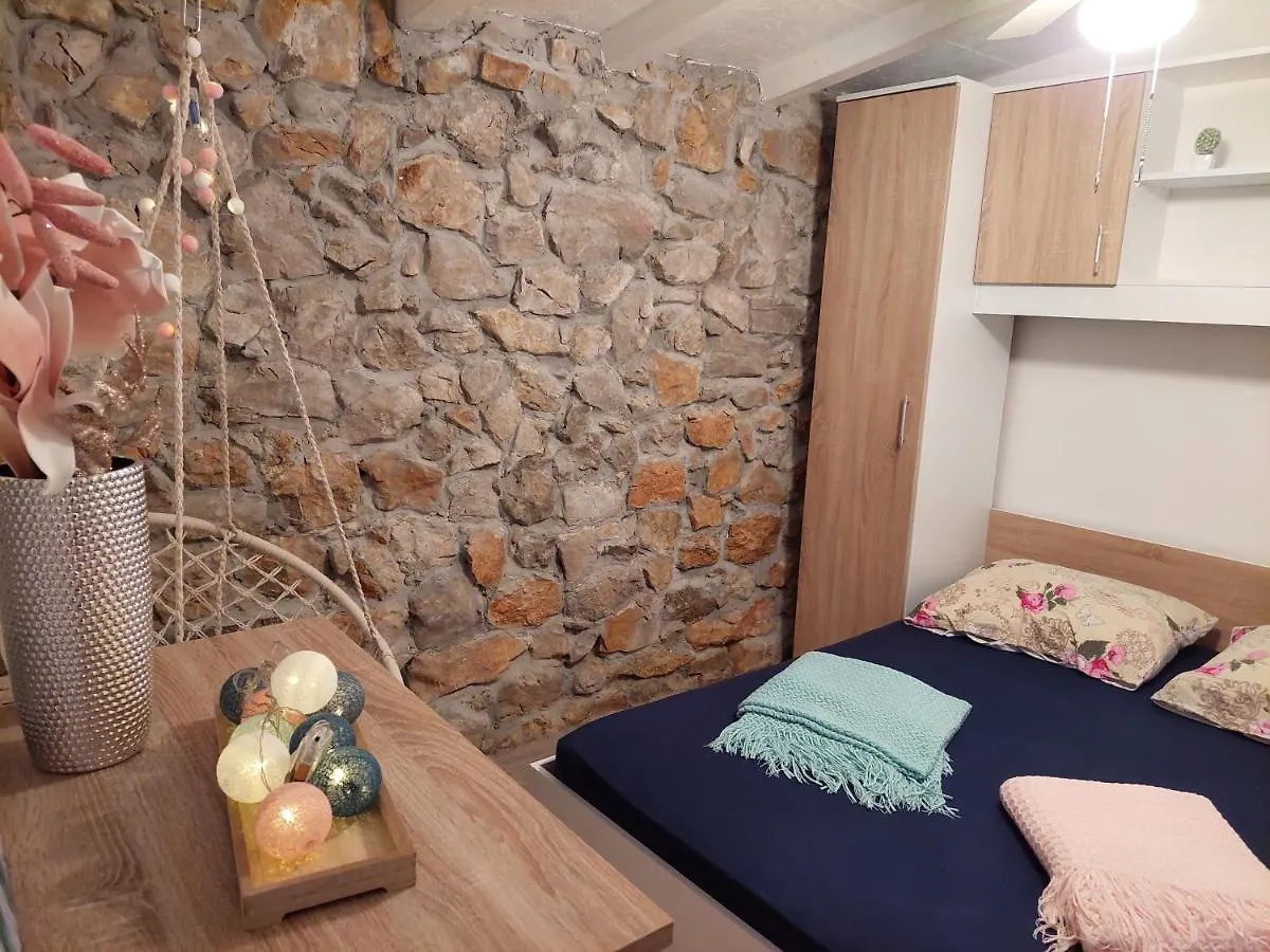 פונאנט Holiday House Pulina בית נופש