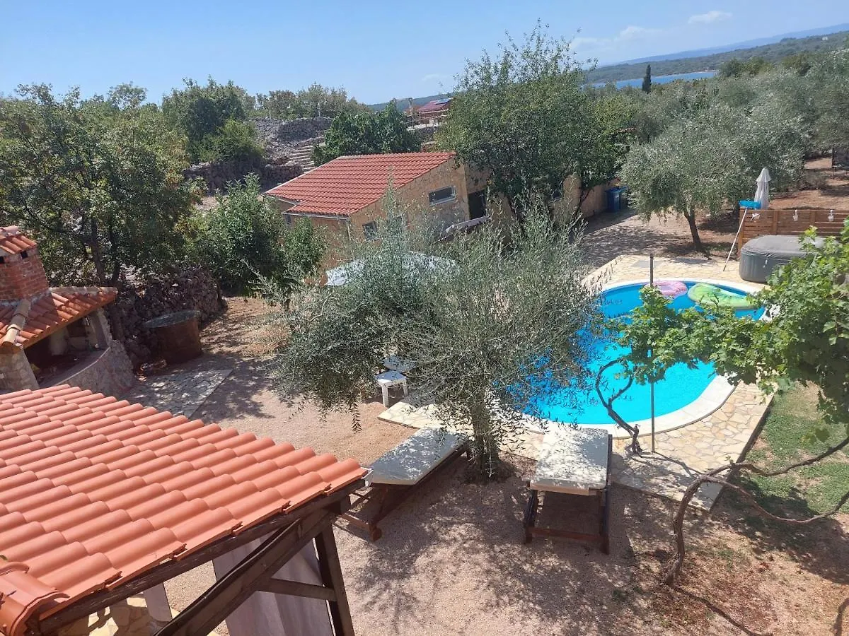 בית נופש פונאנט Holiday House Pulina קרואטיה
